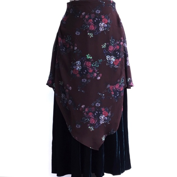 Moschino Dresses & Skirts - Moschino Couture 100% Silk Velvet Skirt